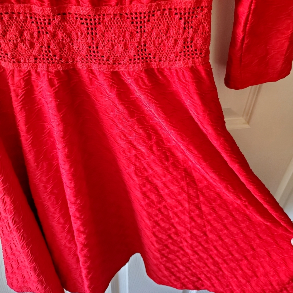 Lovely Rose Red 3/4 Sleeve Dress 🌹 - Picture 2 of 6